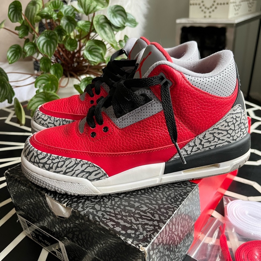 Air Jordan 3 Retro SE Fire Red Cement Grey Basketball Shoes - Picture 3 of 16